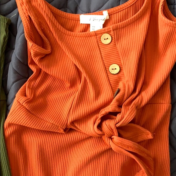 Dresses - Picture 3 of 4